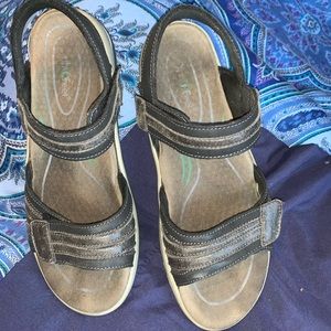 Orthofeet sandal size 38